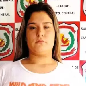 Joven fue imputada tras brutal agresión a su expareja en la vía pública