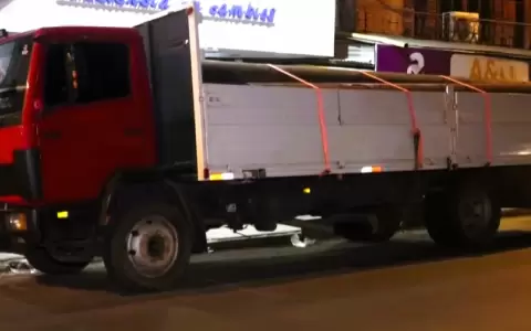 El cami�n fletero dispuesto a llevar los ca�os robados de la Essap.