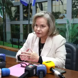 Samaniego pide explicaciones y advierte que el caso Yami Nal-Chaque�ito da�a la imagen del Congreso