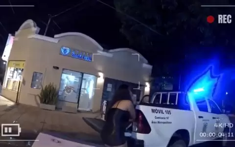 El "polic�a tiktoker", suboficial Jos� Jim�nez, detiene a una conductora borracha