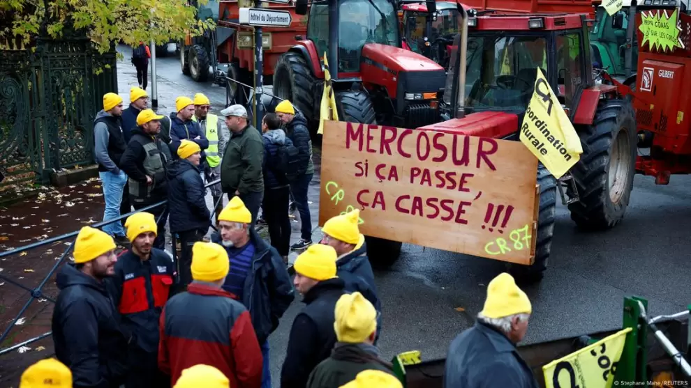 Enorme potencial de protesta: "Si se aprueba el Mercosur, habrá problemas", advierten los agricultores franceses.
Imagen: Stephane Mahe/REUTERS/DW