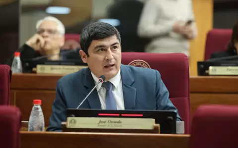Senador Jos� Oviedo.