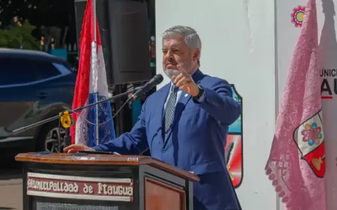 Ministro Enrique Riera.