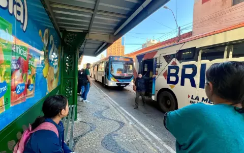 Buses del transporte p�blico deben reportar su ubicaci�n en tiempo real.