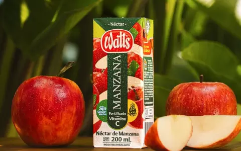 Jugo Watts sabor manzana.