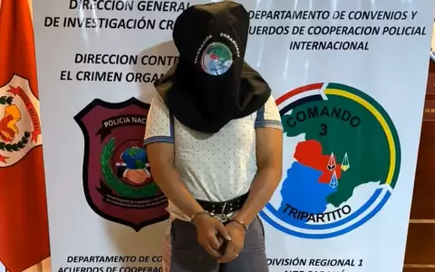 El hombre fue capturado y expulsado del pa�s.