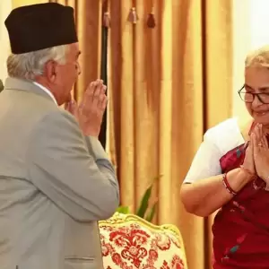 Nepal nombró a su nueva primera ministra interina tras violentas protestas