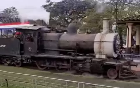 Locomotra "El Ingl�s" volvi� un rato a la vida por festejos del 138� aniversario de Ypacara�