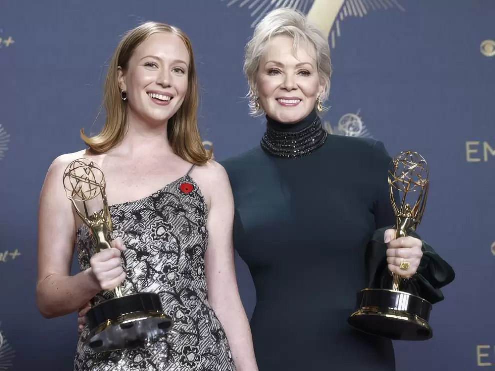 Jean Smart y Hannah Einbinder celebran sus premios como Mejor Actriz Principal y Mejor Actriz de Reparto en Serie de Comedia, respectivamente.