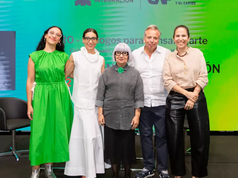 Lucrecia Lionti, Irene Gelfman, Adriana Almada, Diego Costa Peuser y Andrea Vazquez. Cortes�a