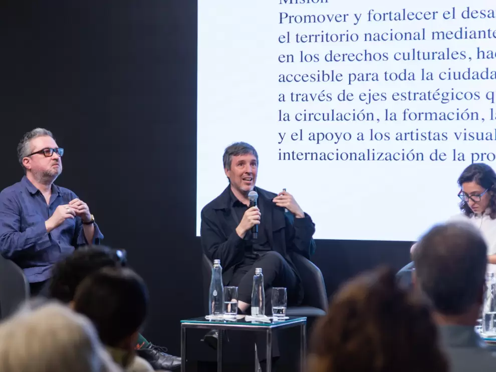 Fredi Casco, Mart�n Craciun e Irene Gelfman durante el foro. Cortes�a
