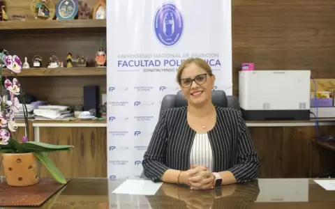La decana Silvia Teresa Leiva Le�n.