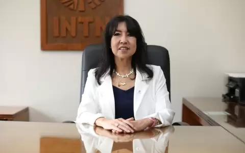 Directora, Lira Rossana Gim�nez.