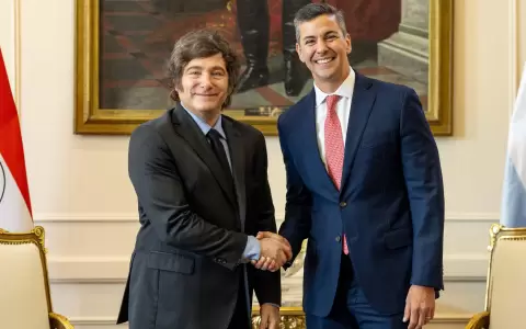 Javier Milei y Santiago Pe�a en el Palacio de Gobierno.