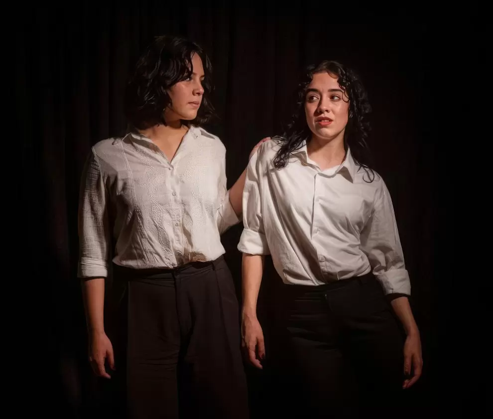 Mimi Peralta y Julia Clemotte. Elenco de la obra. Cortesía