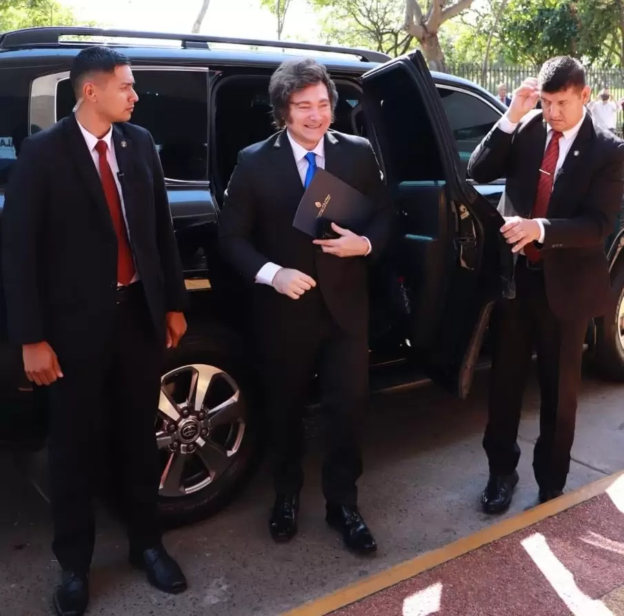 Javier Milei, presidente de Argentina llegando al Palacio Legislativo para la sesi�n de honor.