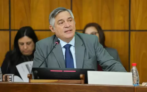 Ministro Luis Ram�rez.