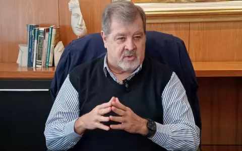 Analista Alberto Acosta Garbarino, de la Fundaci�n Desarrollo en Democracia (DENDE).