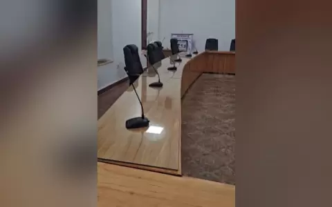 Algunos concejales tendr�n que llevar sus propias sillas para sesionar en la Junta.