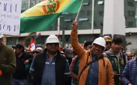 El movimiento de protesta exigi� la intervenci�n efectiva de las autoridades para frenar la ocupaci�n ilegal de las zonas de explotaci�n.