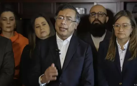 El presidente colombiano, GUstavo Petro lidera la tarea de llegar a un acuerdo con la mayor banda criminal de su pa�s actualmente.