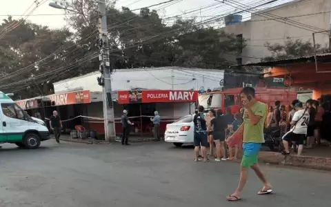 Explosi�n de garrafa en poller�a.