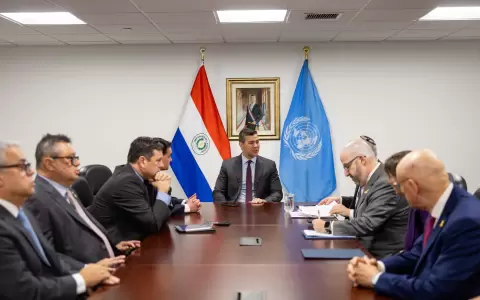 Gira de Santiago Pe�a en Nueva York con autoridades jud�as.