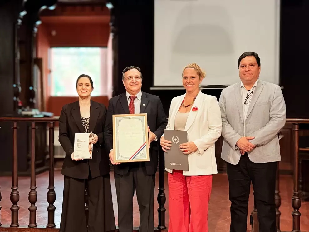Acto de entrega del reconocimiento Blas Garay.