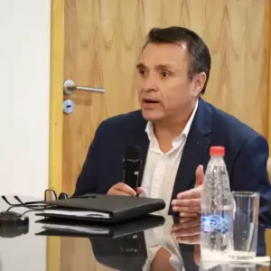 Brindan custodia al periodista Carlos Ben�tez tras declarar sobre la mafia de los pagar�s