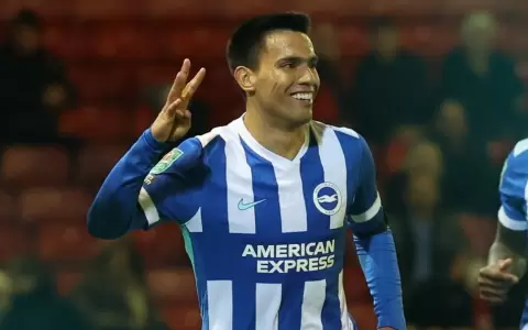 Hist�rico: Diego G�mez anota cuatro goles en la victoria de Brighton y recibe la calificaci�n perfecta