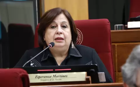 Esperanza Mart�nez.