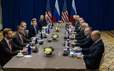 Reuni�n entre el Secretario de Estado de Estados Unidos, Marco Rubio (izq.) y su hom�logo ruso, Serg�i Lavrov en Nueva York.