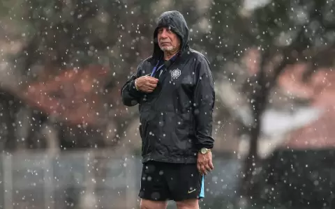 �Jugadores de Olimpia ningunearon a �ver Hugo Almeida?