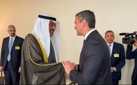 Santiago Pe�a se reuni� con el pr�ncipe heredero de Kuwait, Jeque Sabah Khaled Al-Hamad Al-Mubarak Al-Sabah.