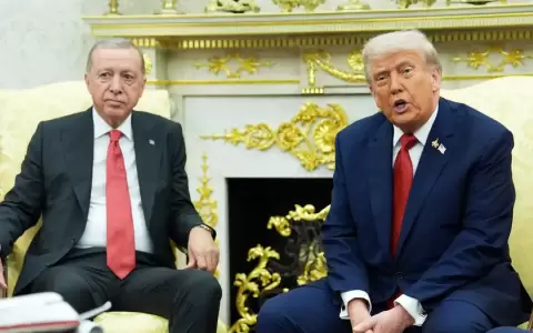 Encuentro entre Erdogan (izq.) y Trump en el Despacho Oval.