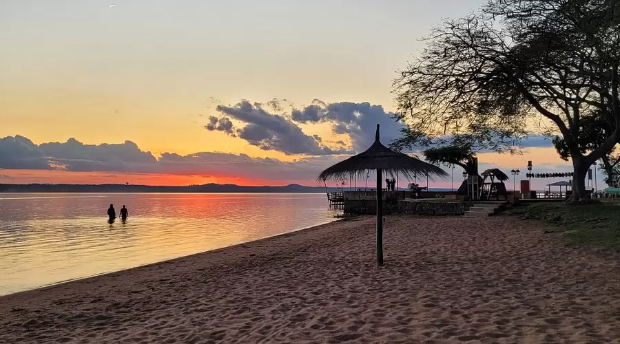 Lago de Ypacara�.
