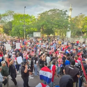 Juventud convierte hartazgo en advertencia para autoridades