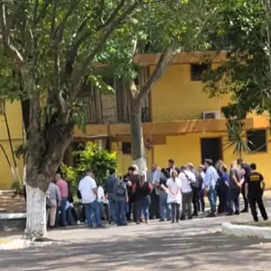 Senadora denuncia infiltrados y brutalidad policial durante manifestaci�n de j�venes