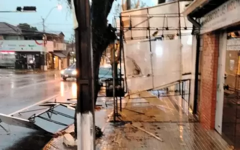 Rastros de la tormenta en el distrito de Ayolas, Misiones.
