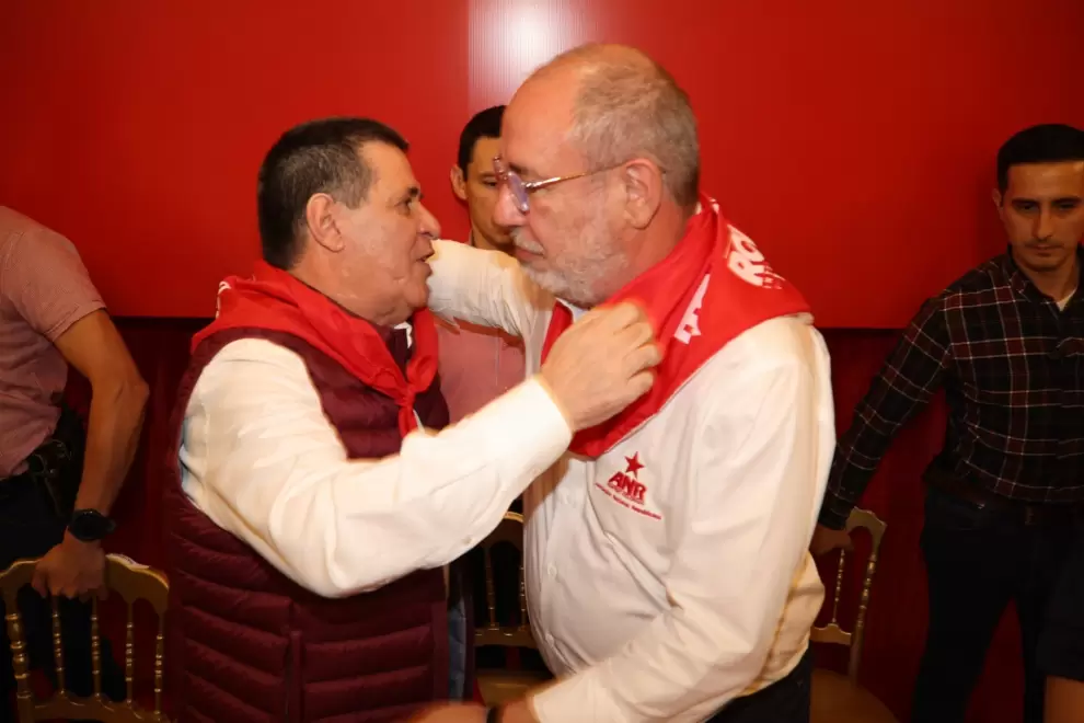 Respaldo de Honor Colorado a la precandidatura de Roberto González Vaesken en CDE.
