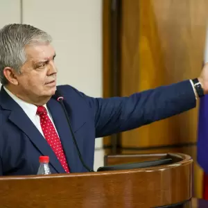 Rubin presenta proyecto para destituir al ministro del Interior, Enrique Riera