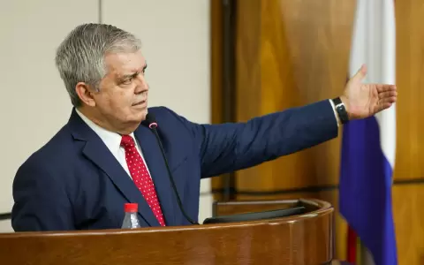 Enrique Riera, ministro del Interior.