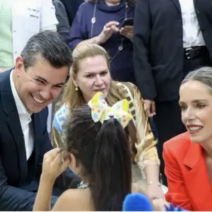 La Primera Dama denuncia "manipulación de su nombre e intimidad"
