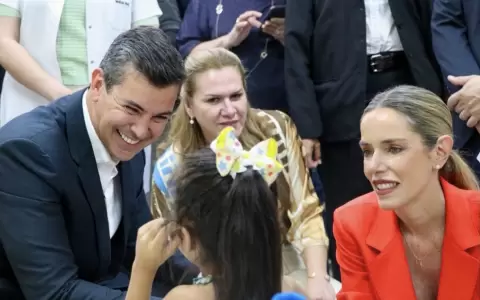 Santiago Pe�a y la primera Dama.