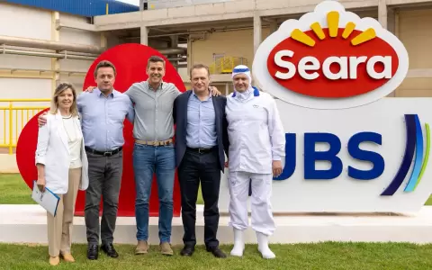Santiago Pe�a en la planta de Seara en Dourados, Mato Grosso do Sul.