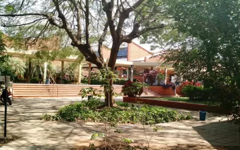 Facultad de Arquitectura, Dise�o y Arte. Campus universitario.