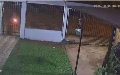 Im�genes de circuito cerrado del ataque a la vivienda en el barrio Campo Verde