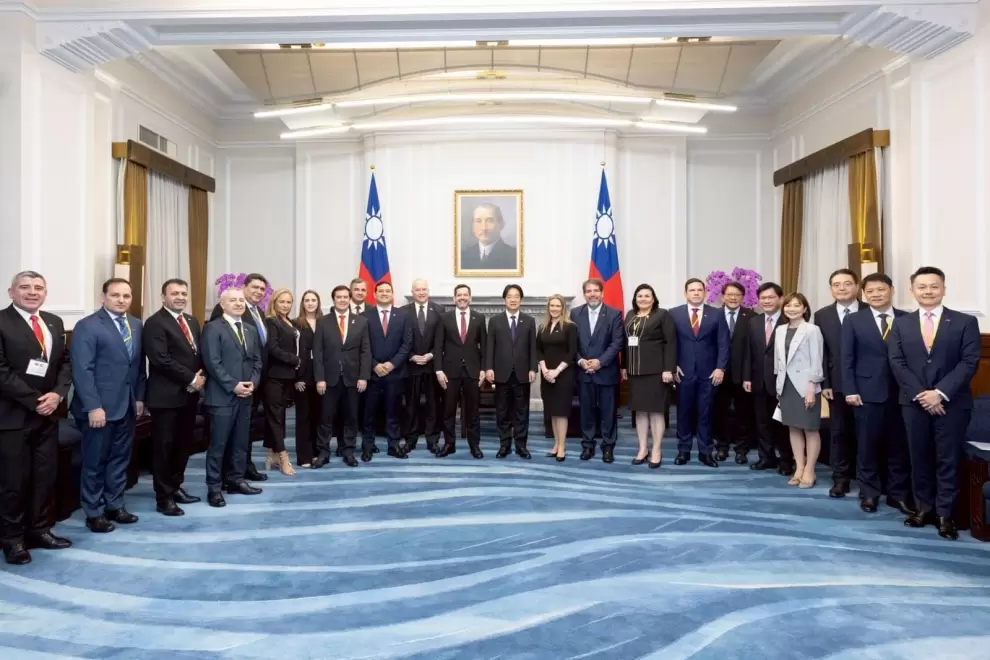 Visita de diputados en Taiw�n, encabezado por Ra�l Latorre.