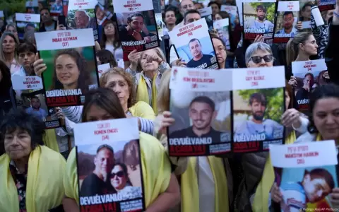 La gente se reuni� en un parque de Buenos Aires para exigir a Ham�s la liberaci�n de los rehenes que permanecen cautivos en Gaza.