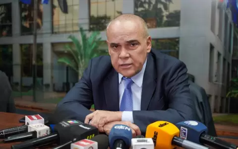 Basilio "Bachi" N��ez.